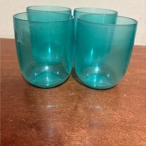 Stylish Teal Plastic Wine Glass Set